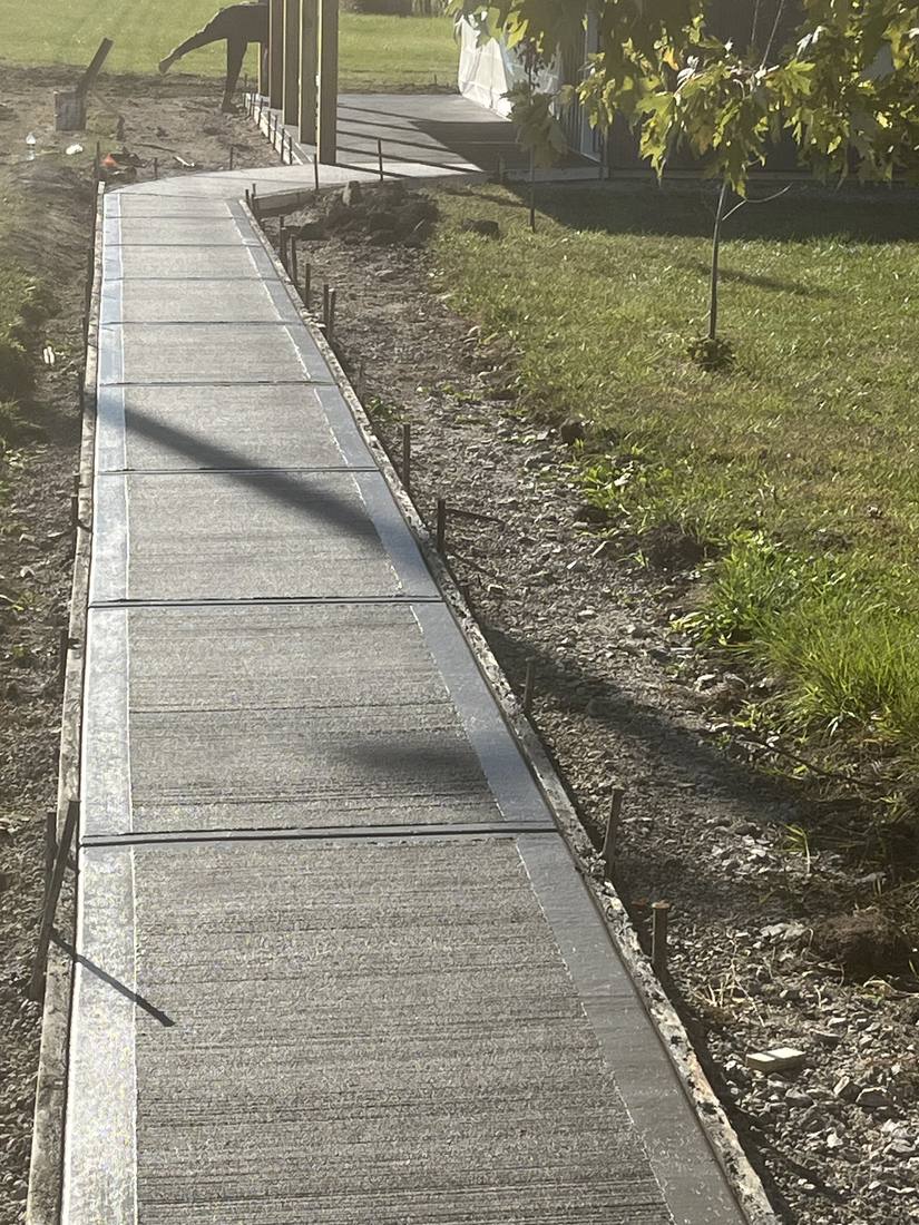 Long run under the pergola